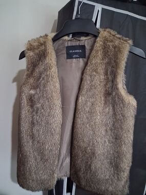 glam Faux Fur Vest in Taupe Brown